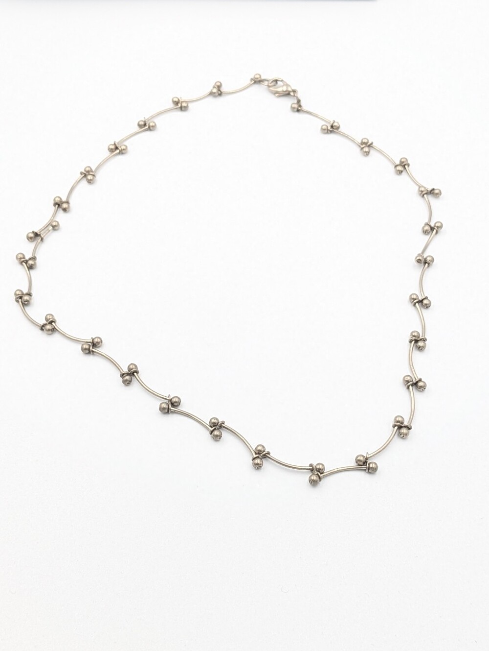 Vintage Y2K linked silver tone necklace